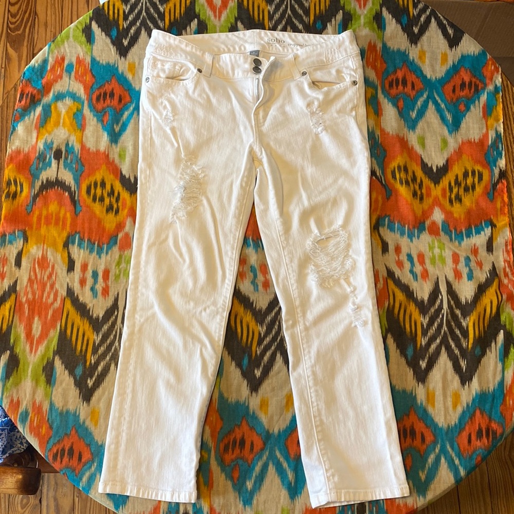 New York & Company White Distressed Cropped Boyfriend Jeans - Size 6